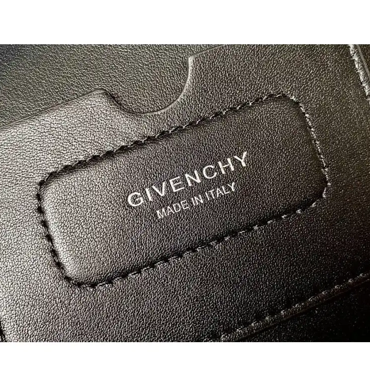 2012SH0182 Givenchy Bags 0603